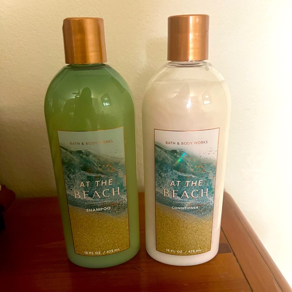 Bath and body at the beach, shampoo and conditioner set